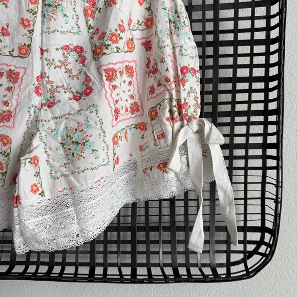 Free people blooming lace shorts - Picture 6 of 8